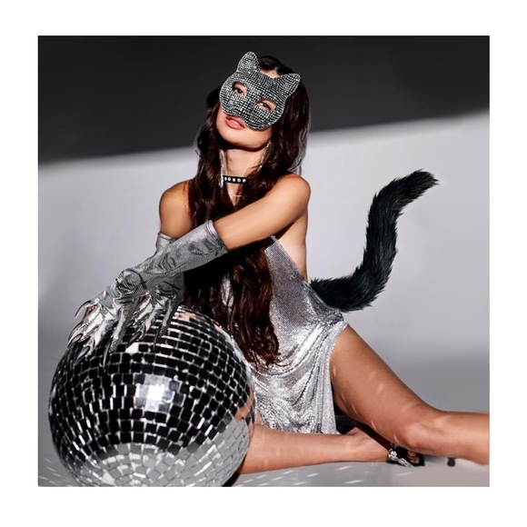 Sexy Cat-women outfit - Picture 3 of 9